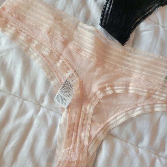 CALVIN KLEIN BRAND NEW SET OF TWO THONGS SIZE L - Picture 5 of 11